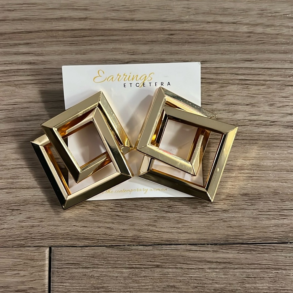 *Never Worn* Gold Statement Earrings